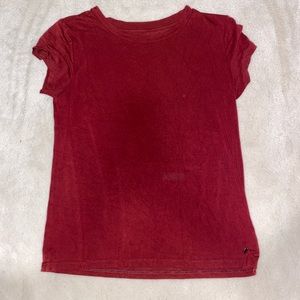 red/purple t-shirt